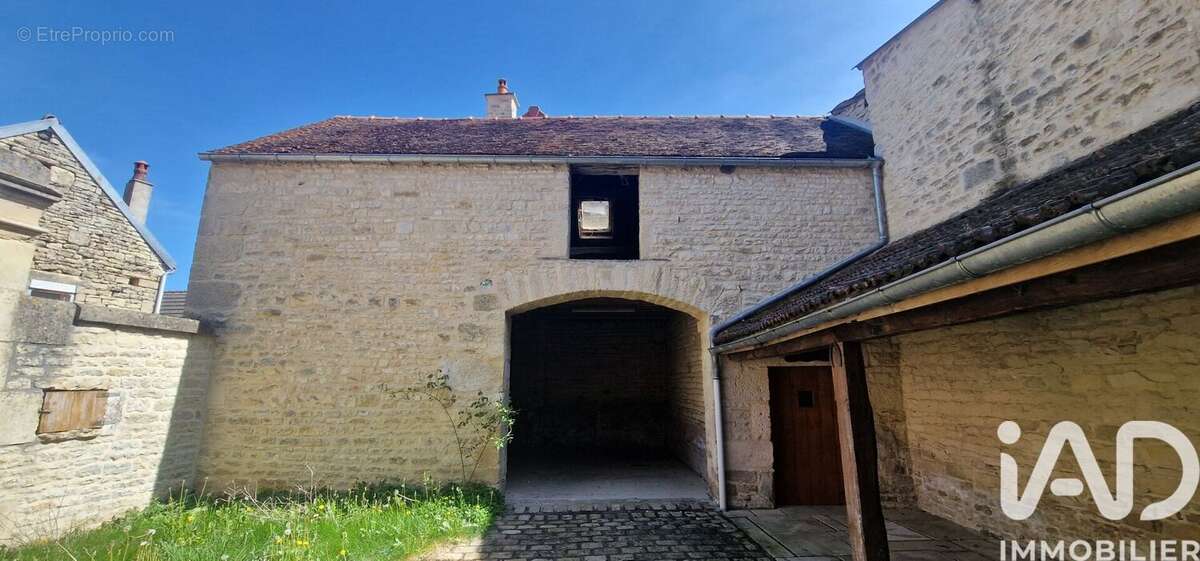 Maison 103 m² à Lezinnes  - photo 9
