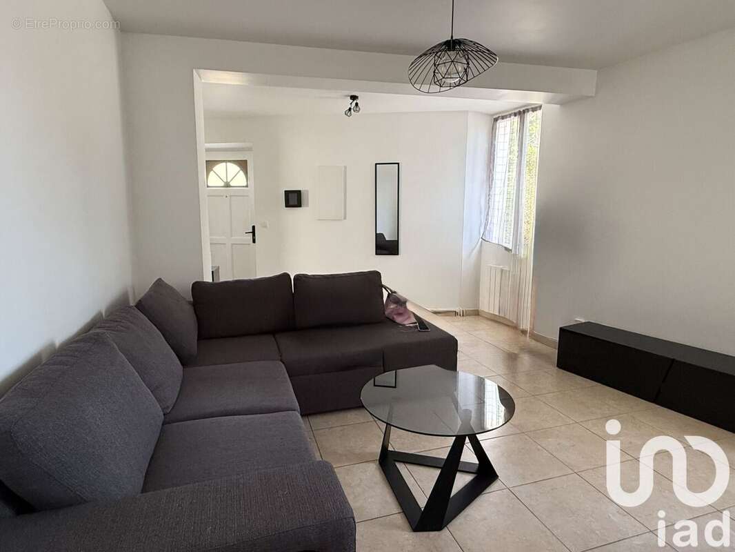 Photo 2 - Appartement à LE PERRAY-EN-YVELINES