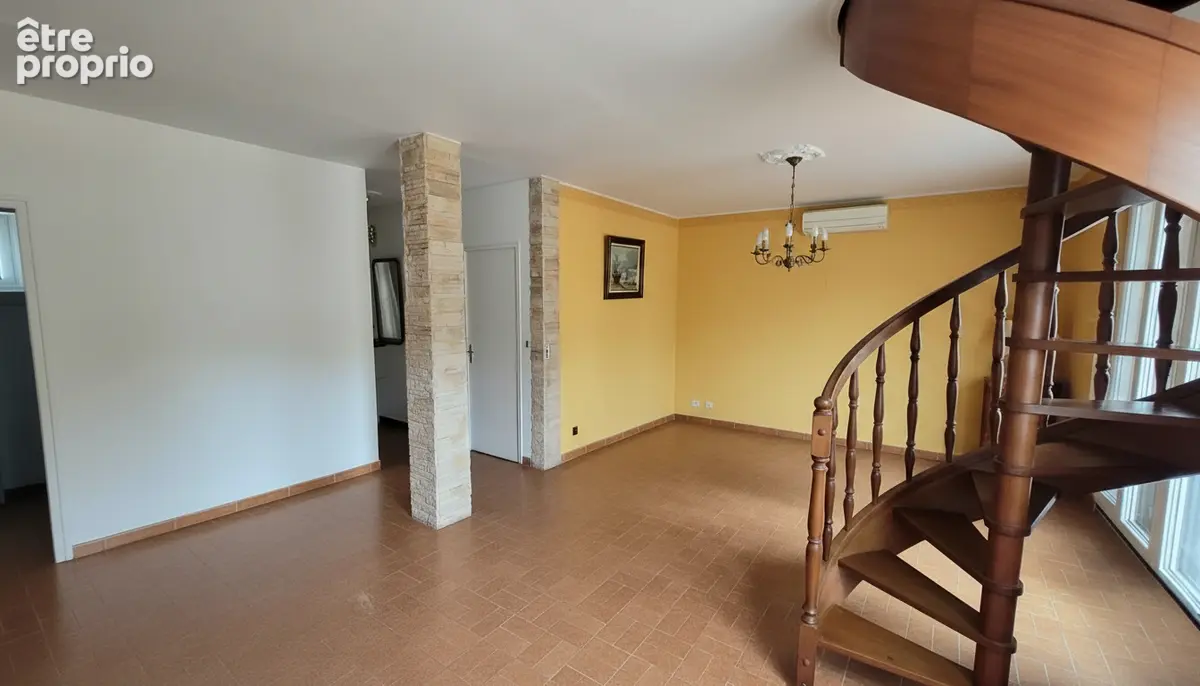 FONTENILLES : Maison familiale avec grand terrain, garage et vue dégagée sur les champs - photo 17