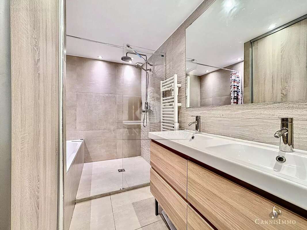 Appartement à AURIBEAU-SUR-SIAGNE