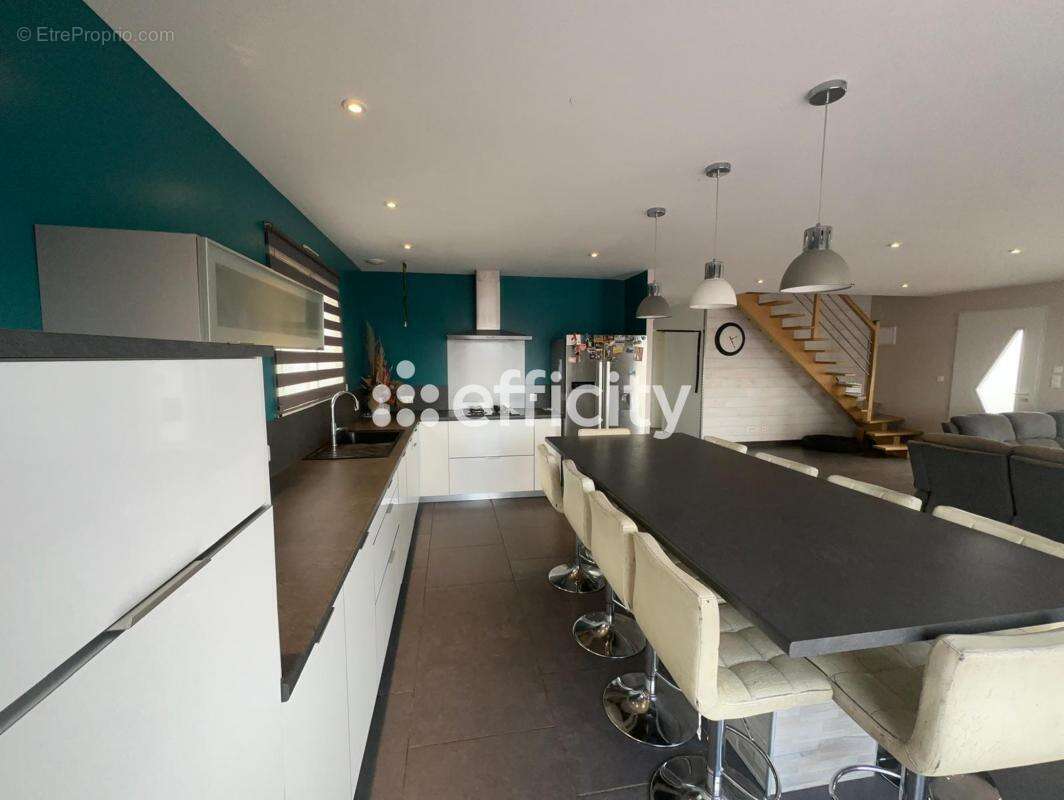 Maison à ALBARET-SAINTE-MARIE