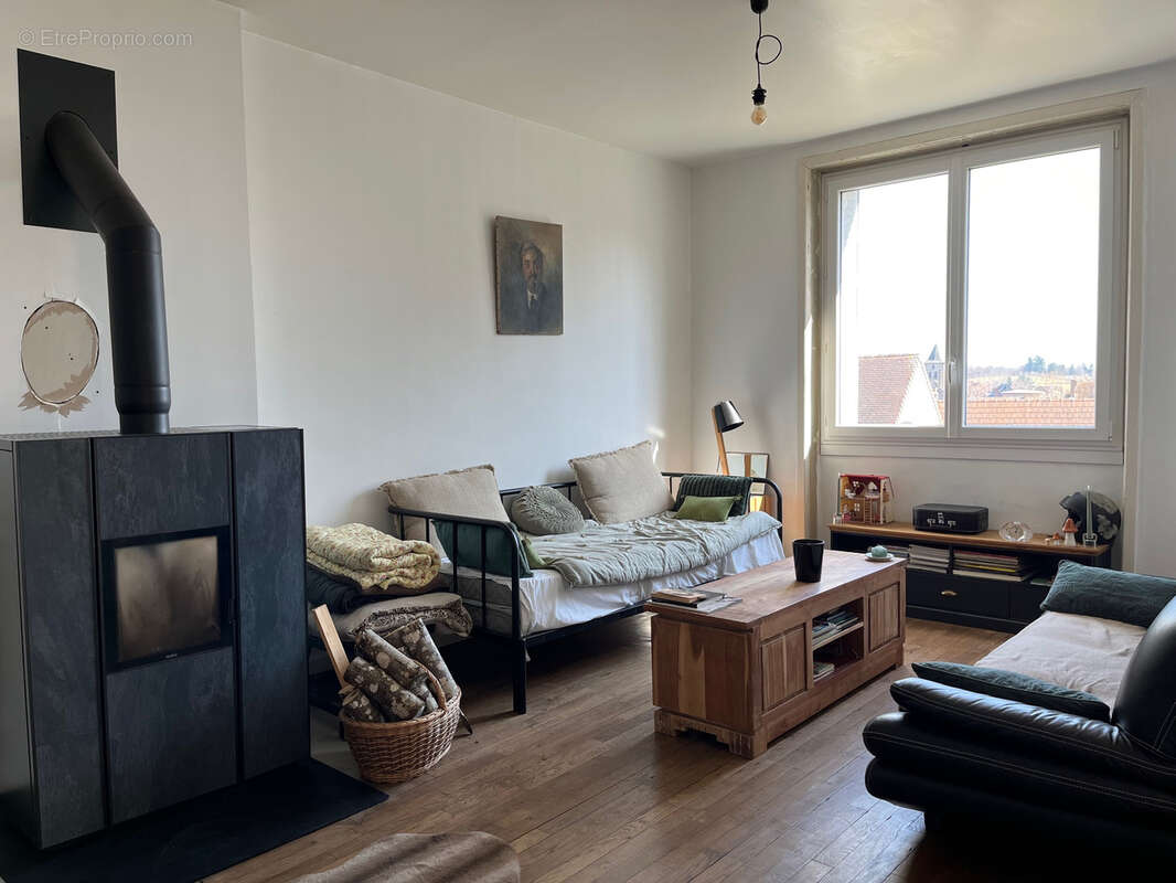 Maison à COUSSAC-BONNEVAL