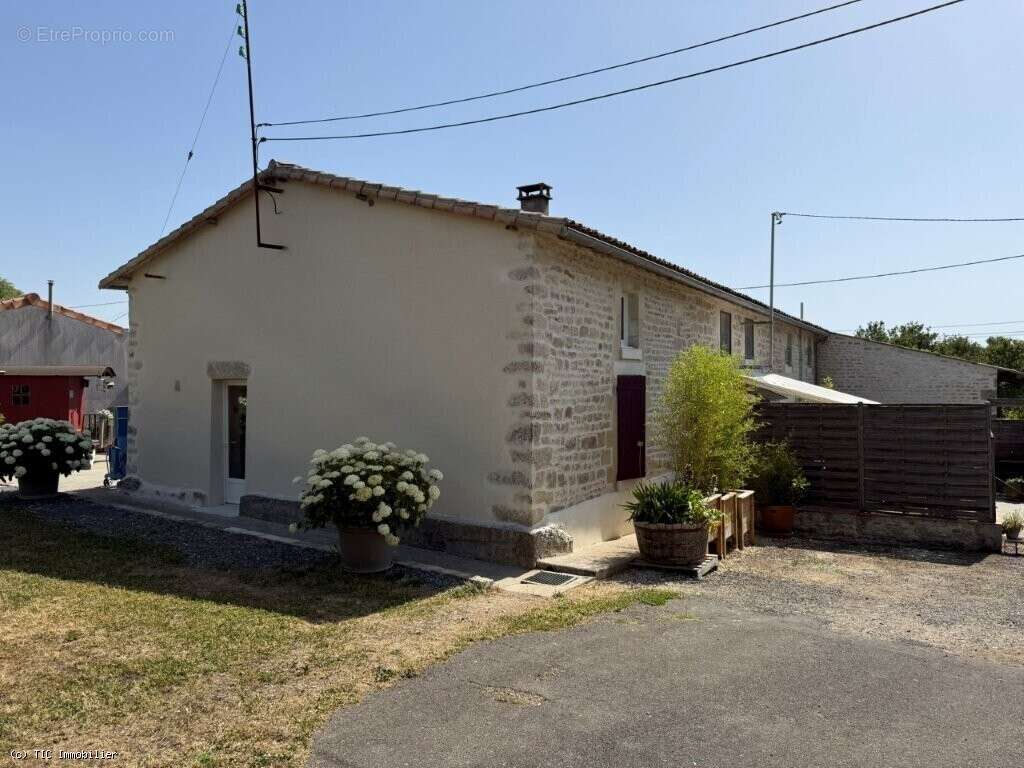 Maison à VILLEFAGNAN