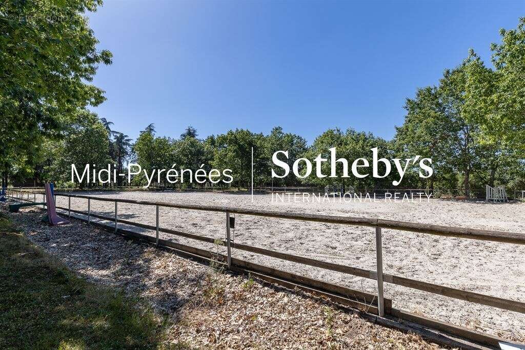 Propriété équestre de 11HA, 3 gîtes et salle de séminaire - photo 18