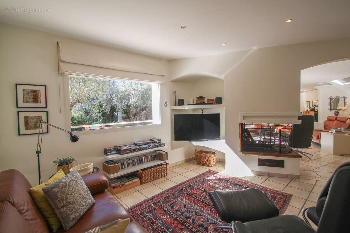 Maison à PUGET-SUR-ARGENS