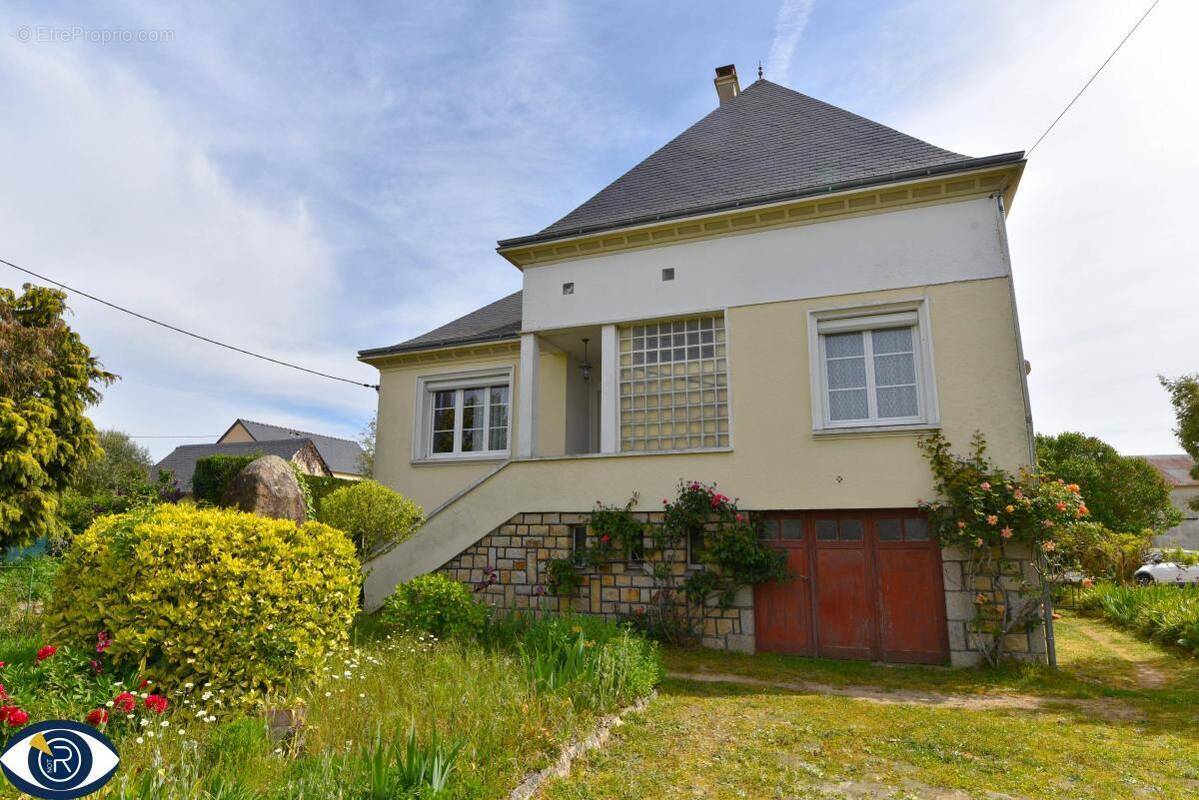 Maison à MEZANGERS