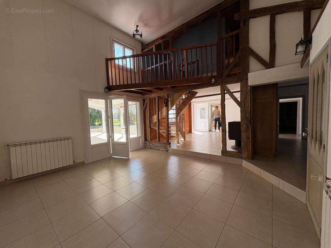 Prix à la baisse pour cette belle Maison avec dépendances !! - photo 4