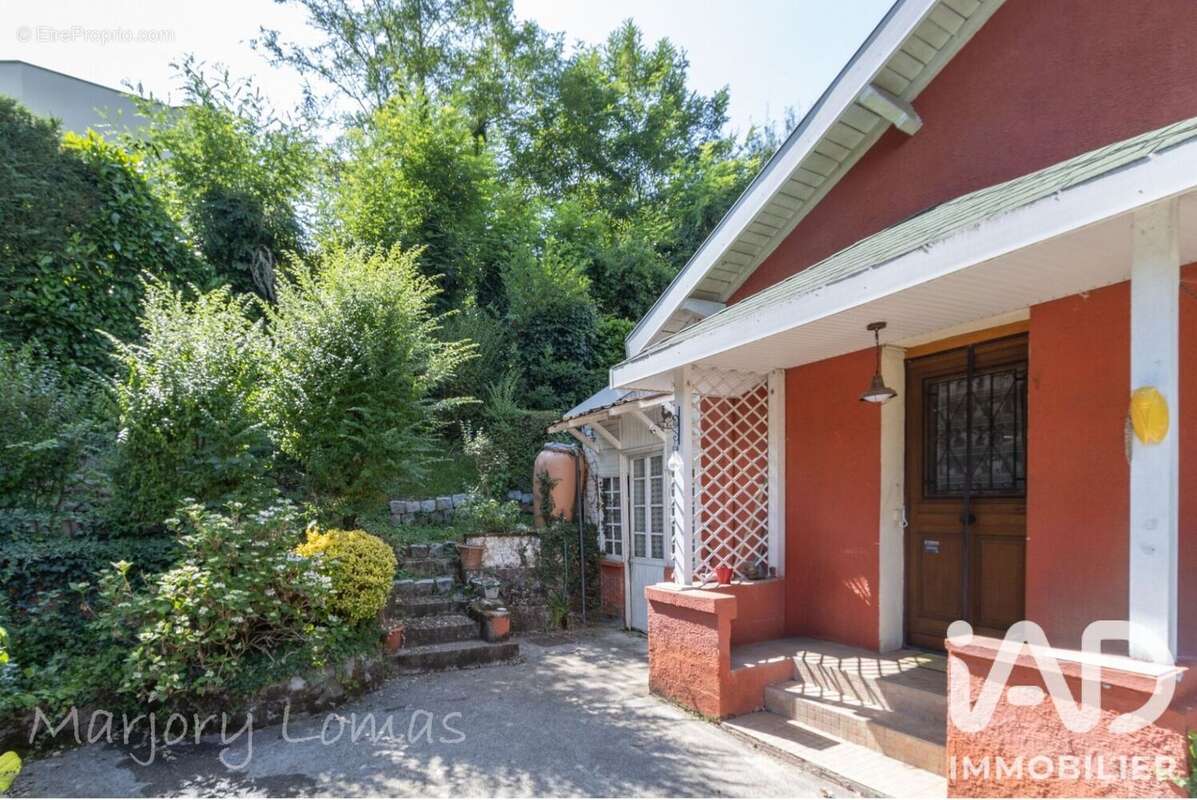 Maison 115 m² à Charbonnieres-Les-Bains  - photo 5