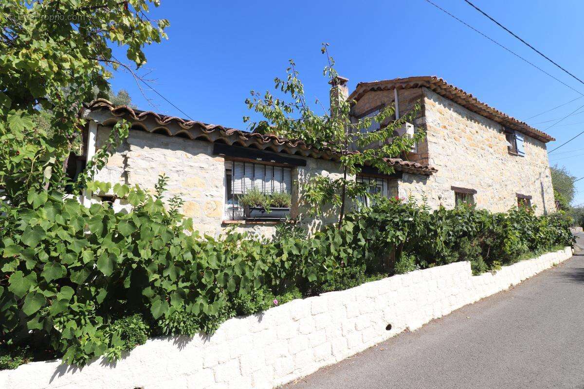 Maison à TOURRETTE-LEVENS