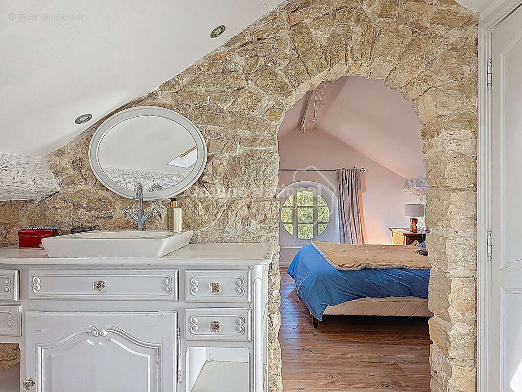 Maison à SAINT-JEANNET