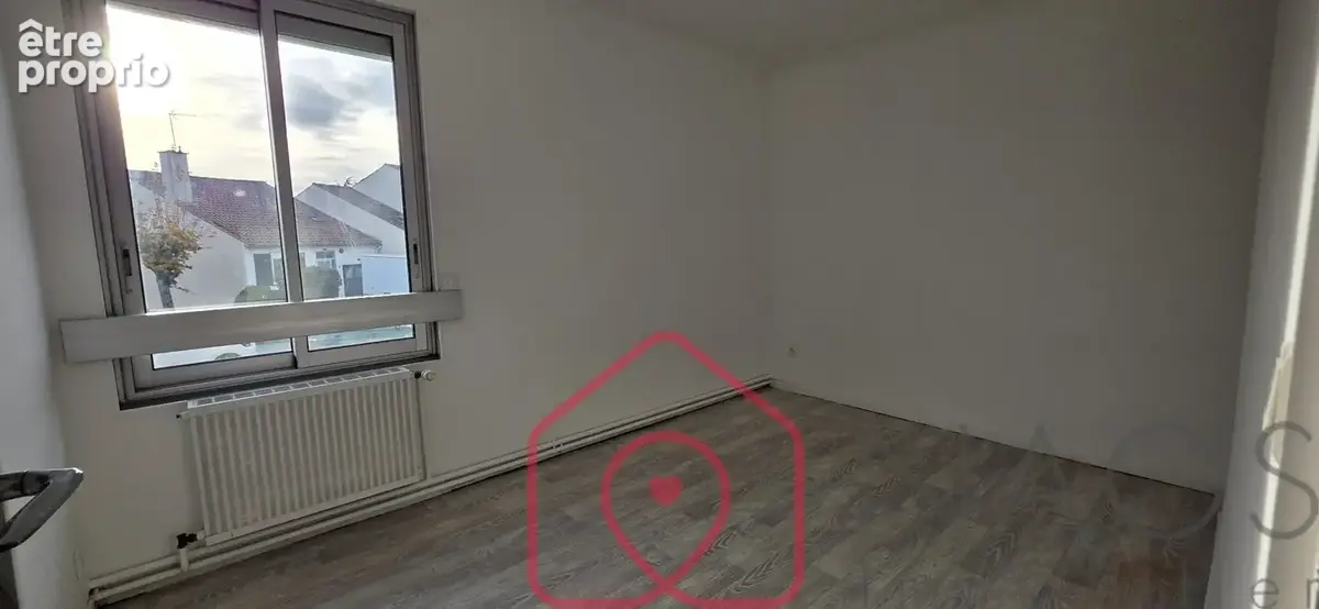 GIBAUDERIE. Grand T4 de 103m²   Parking couvert  - photo 8