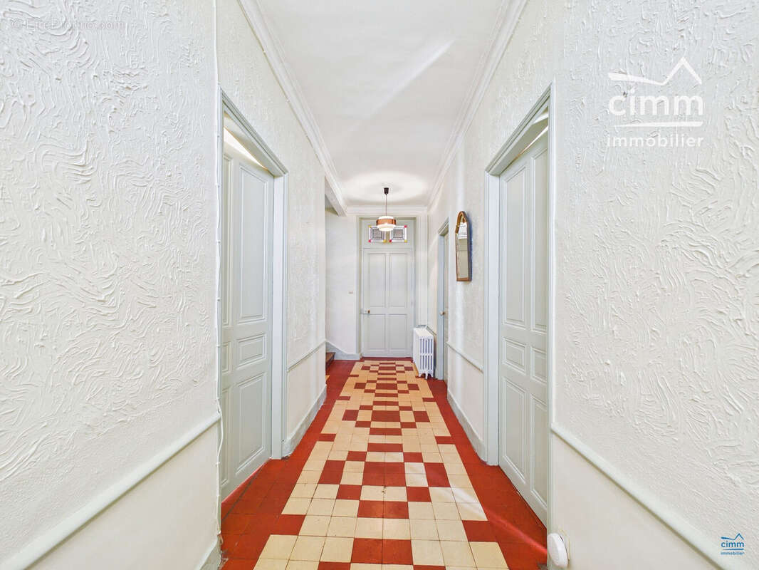 Maison 181 m² à Vernantes  - photo 3