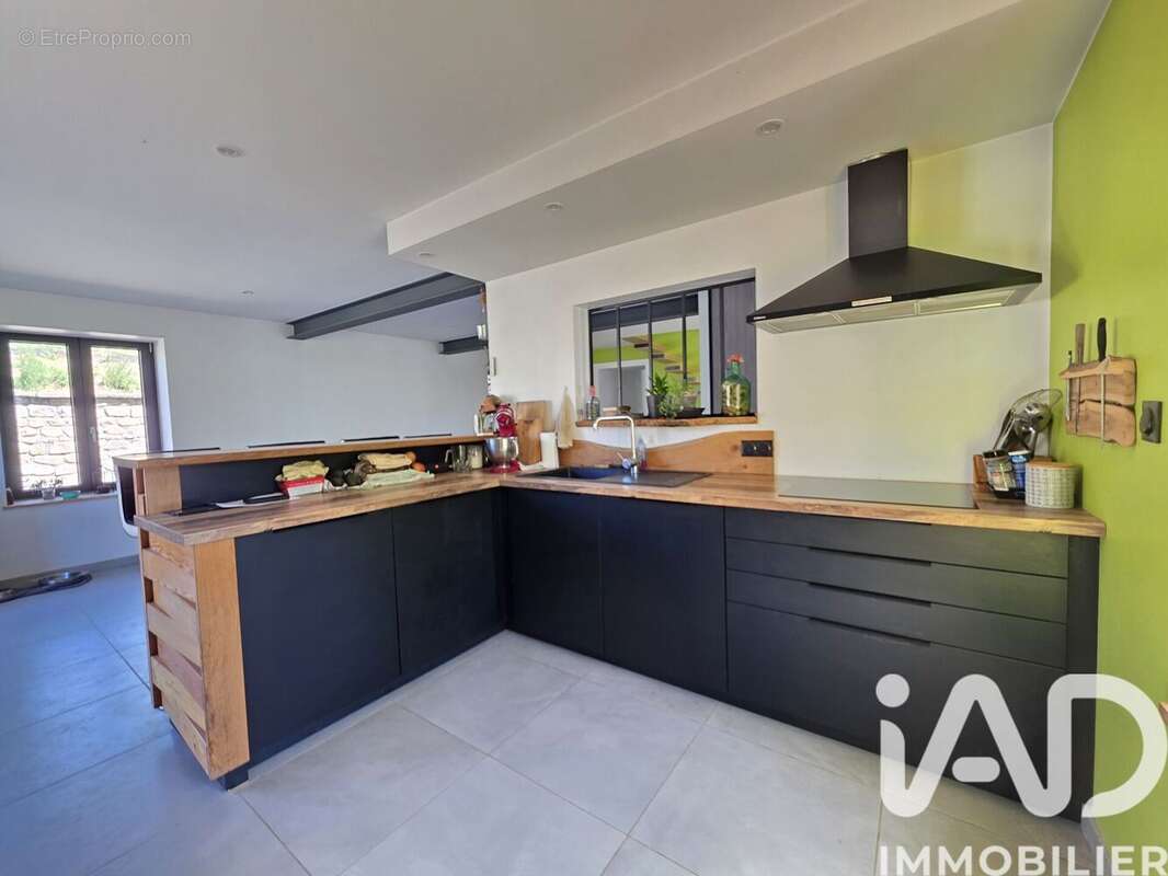 Maison 223 m² à Saint-Gervais-D'auvergne  - photo 3