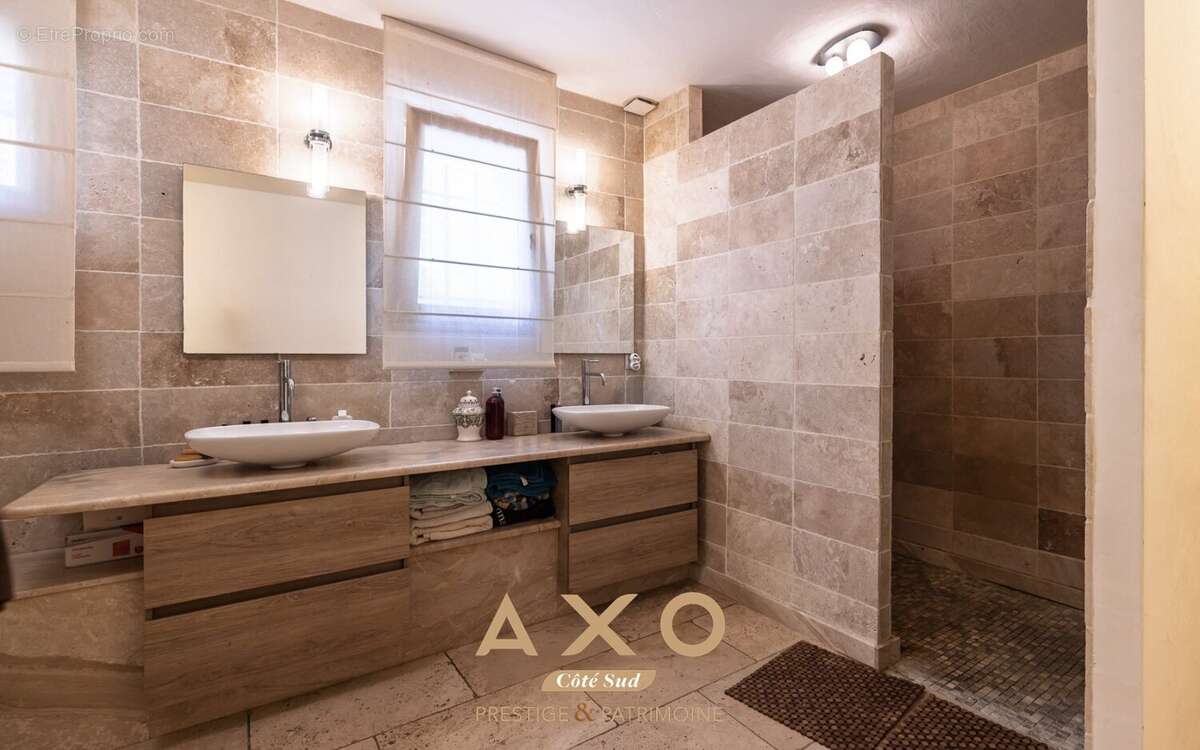 Saint marc jaumegarde - vue sainte victoire - ensemble immobilier - 2 maisons - 380 m2  - appartements - jacuzzi - spa - 2 pisci - photo 14