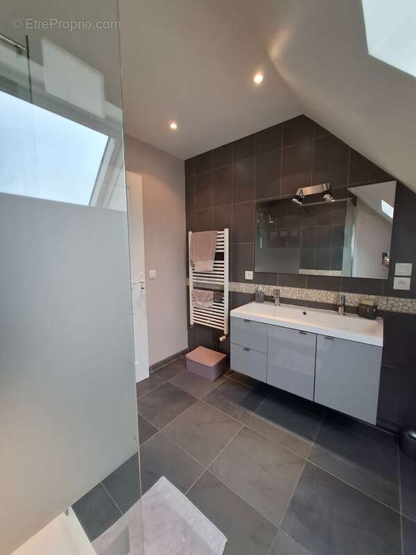 Maison à MONTREUIL-AU-HOULME