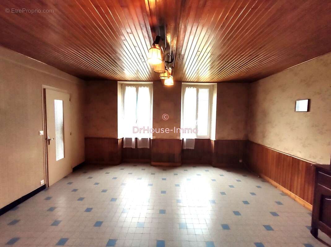 Maison à MONTCHEVRIER