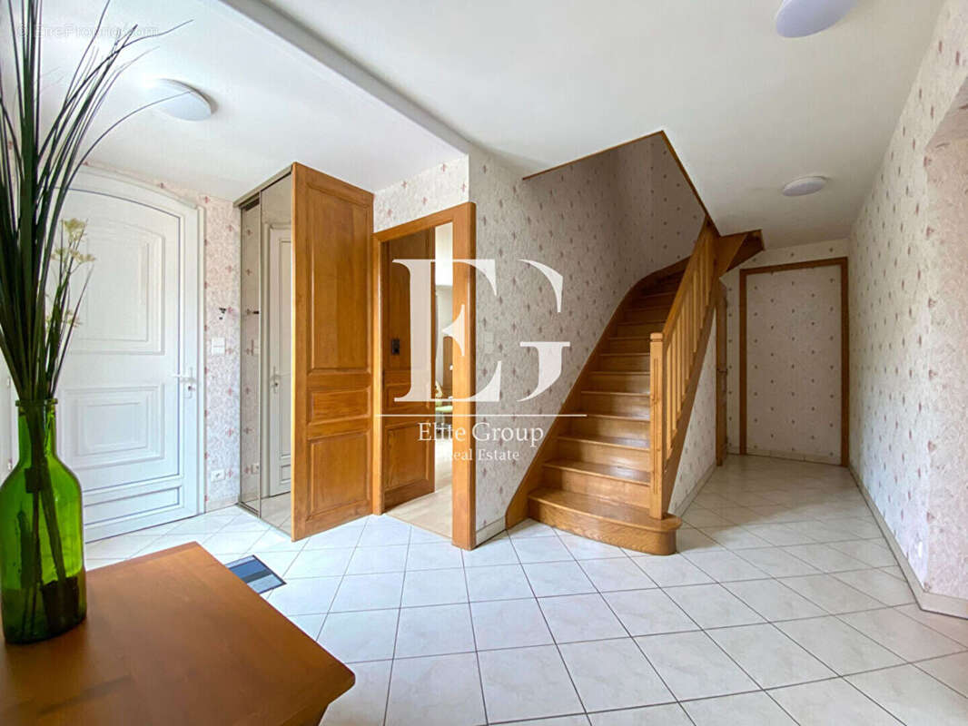 A vendre maison 7 pieces 200 m² - photo 8