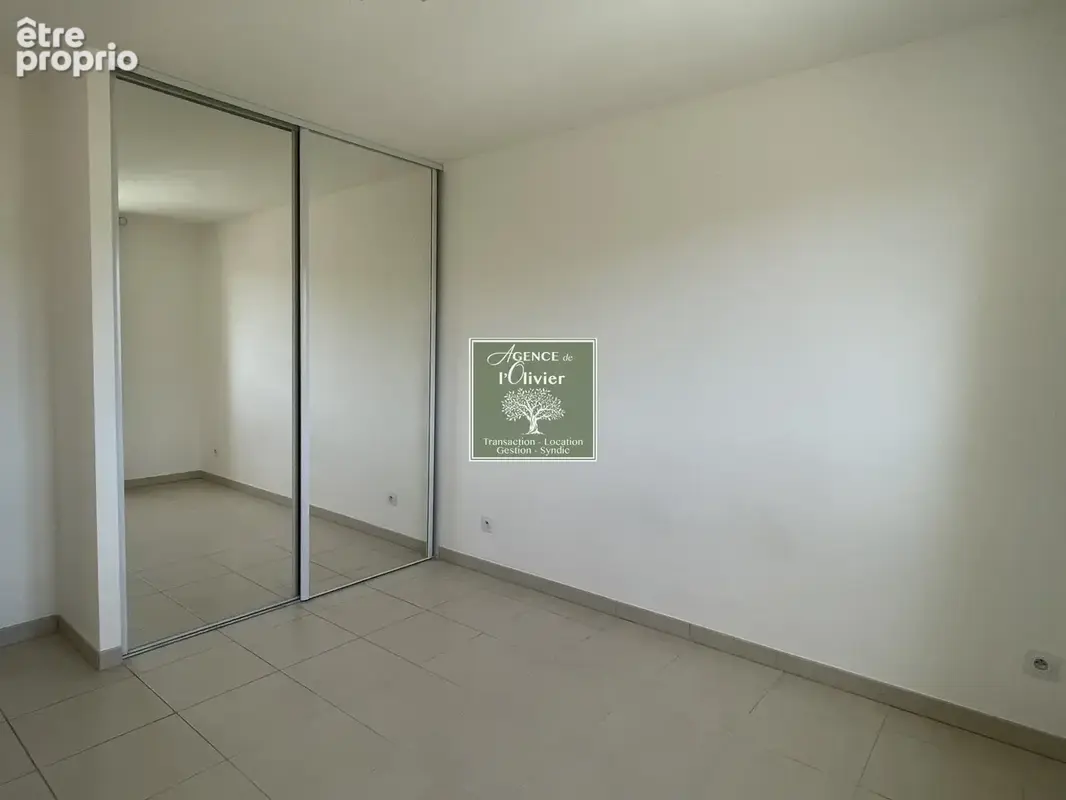 Villa de 80m2 habitable sur un terrain clos de 320m2 avec piscine et garage à ST ETIENNE DU GRES - photo 12