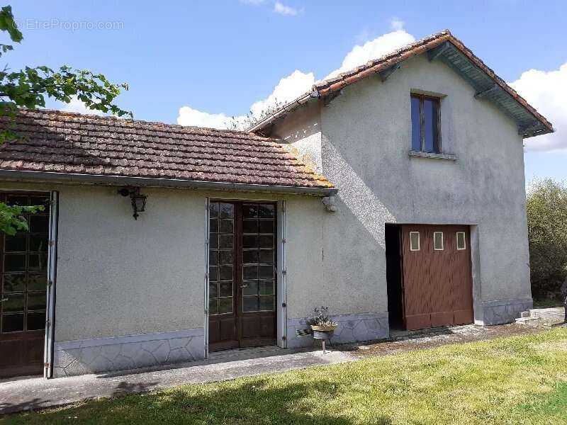 Propriété à rénover sans voisins proches et 5000m² de terrain - photo 12