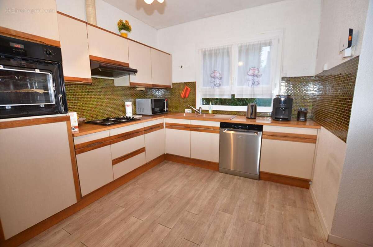 Maison à SAINTE-GENEVIEVE-DES-BOIS