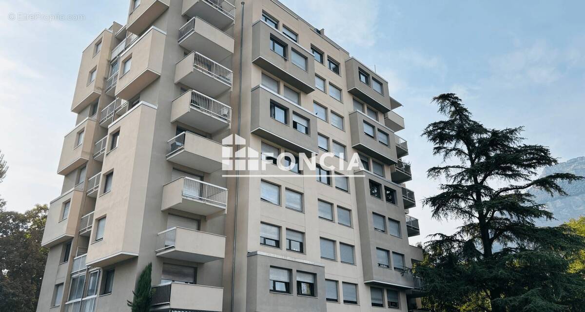 Appartement à MEYLAN