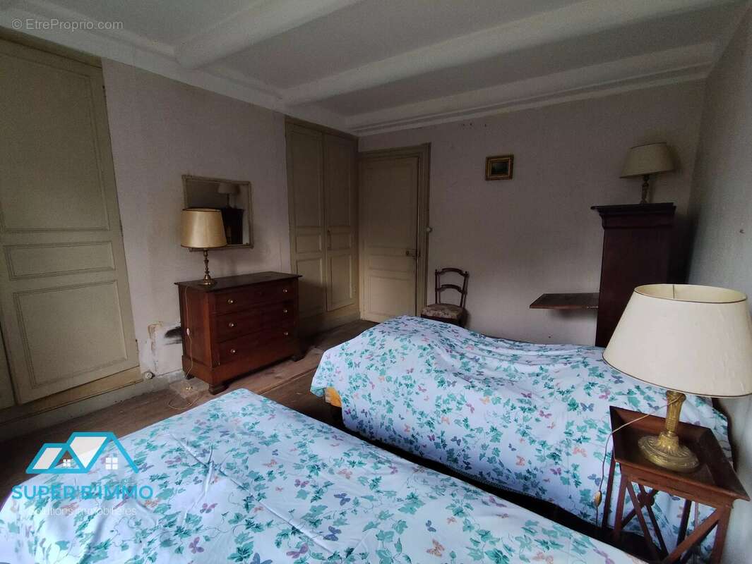 maison de bourg avec terrain et dépendances - photo 10