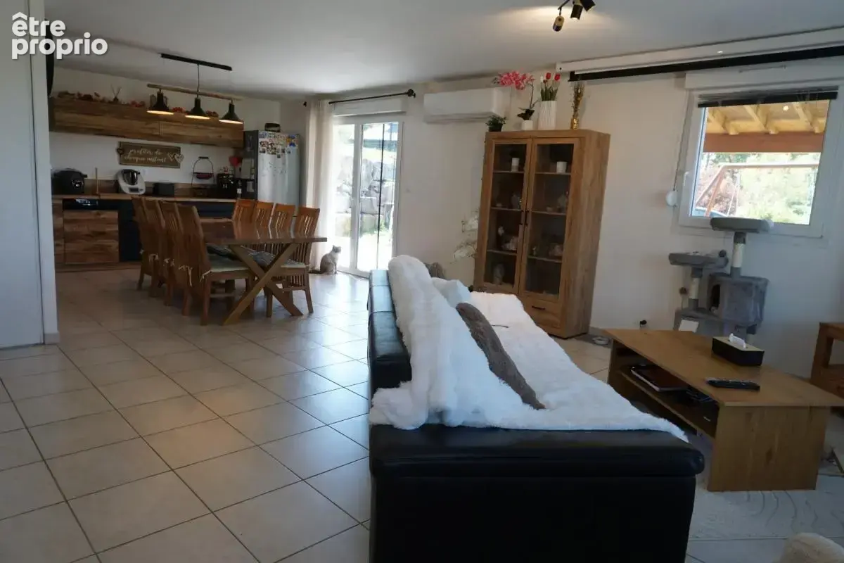 Secteur Vesoul, pavillon climatisé en plain pied avec garages pour 3 voitures et grande terrasse couverte - photo 19