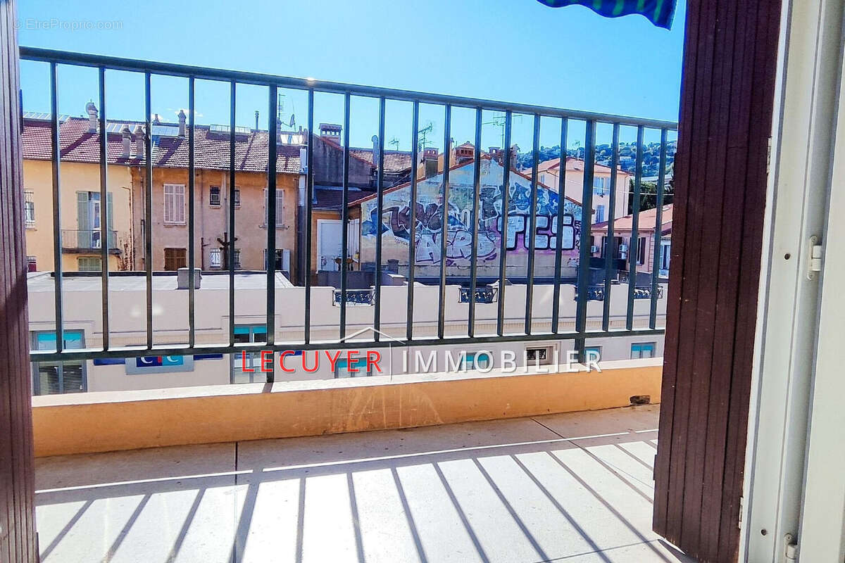 Appartement à VALLAURIS