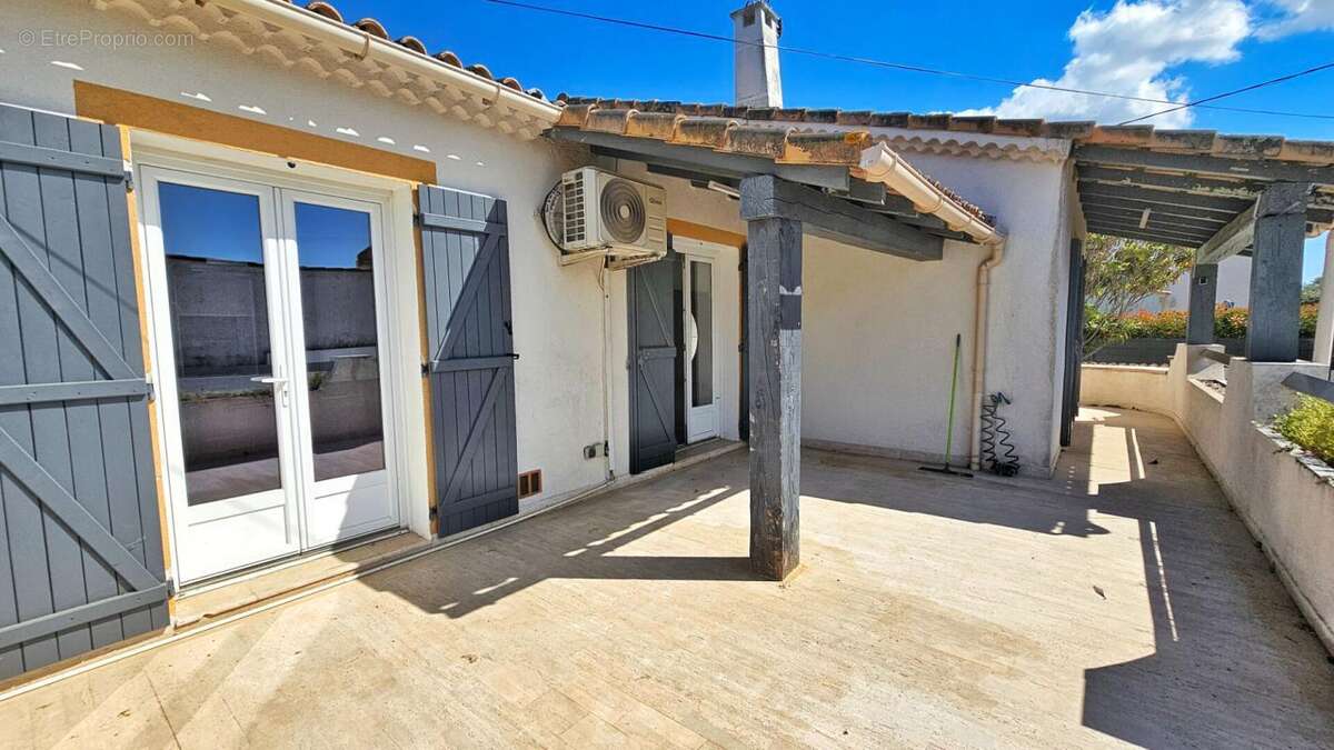 Maison à LE CANNET-DES-MAURES