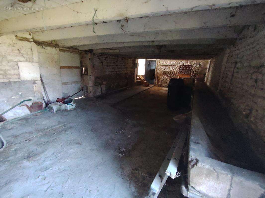 Maison à GENSAC-LA-PALLUE