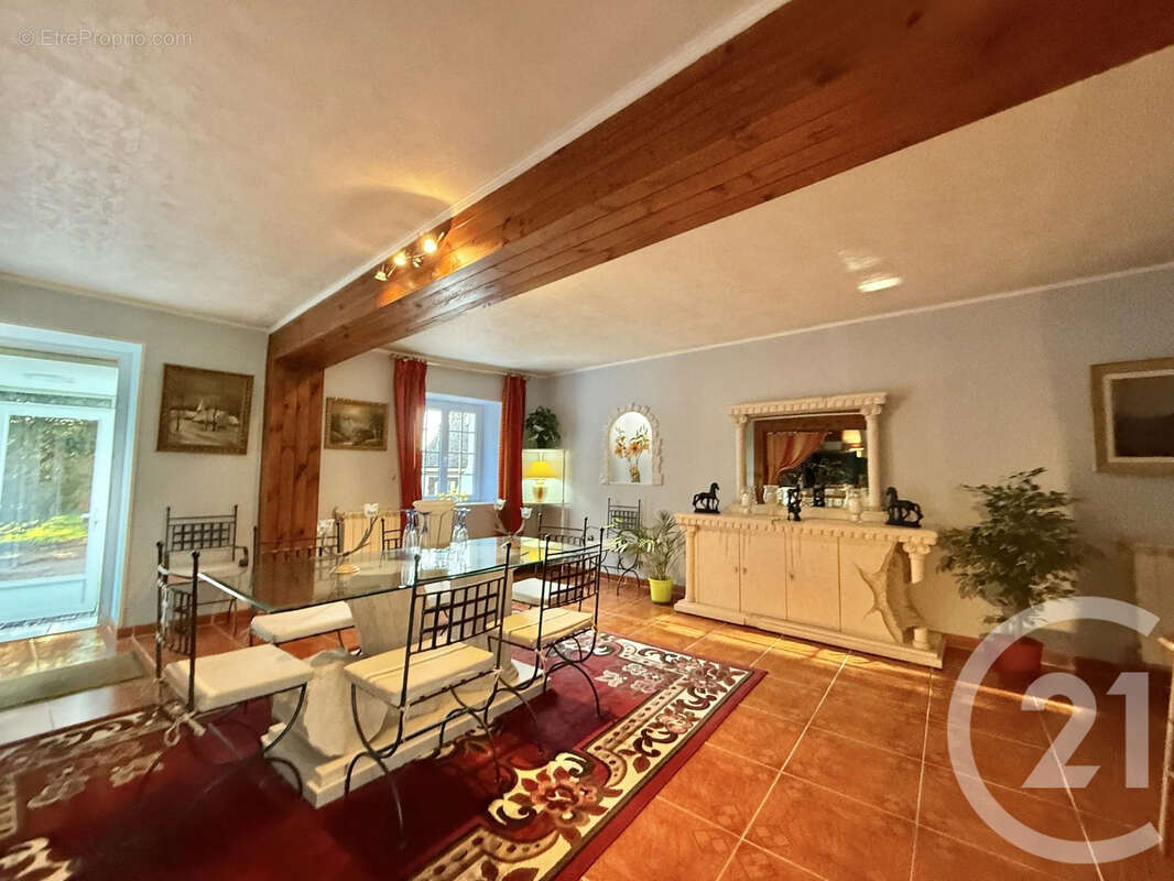 Maison à VILLENEUVE-SUR-ALLIER