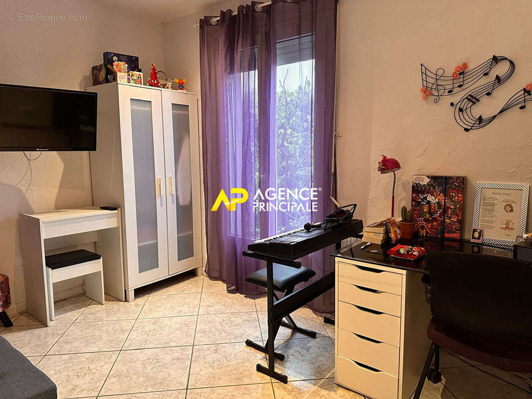 Appartement à SARTROUVILLE