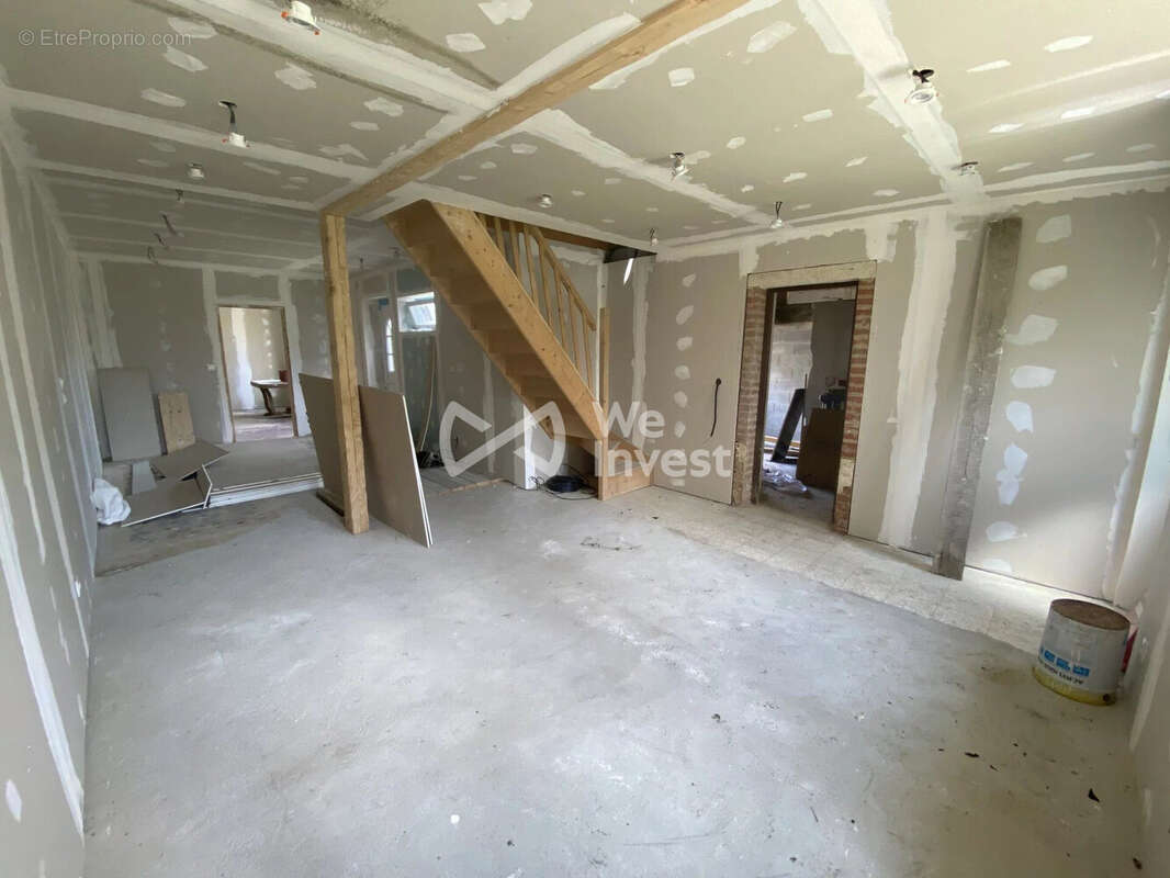 Maison à SAINS-RICHAUMONT