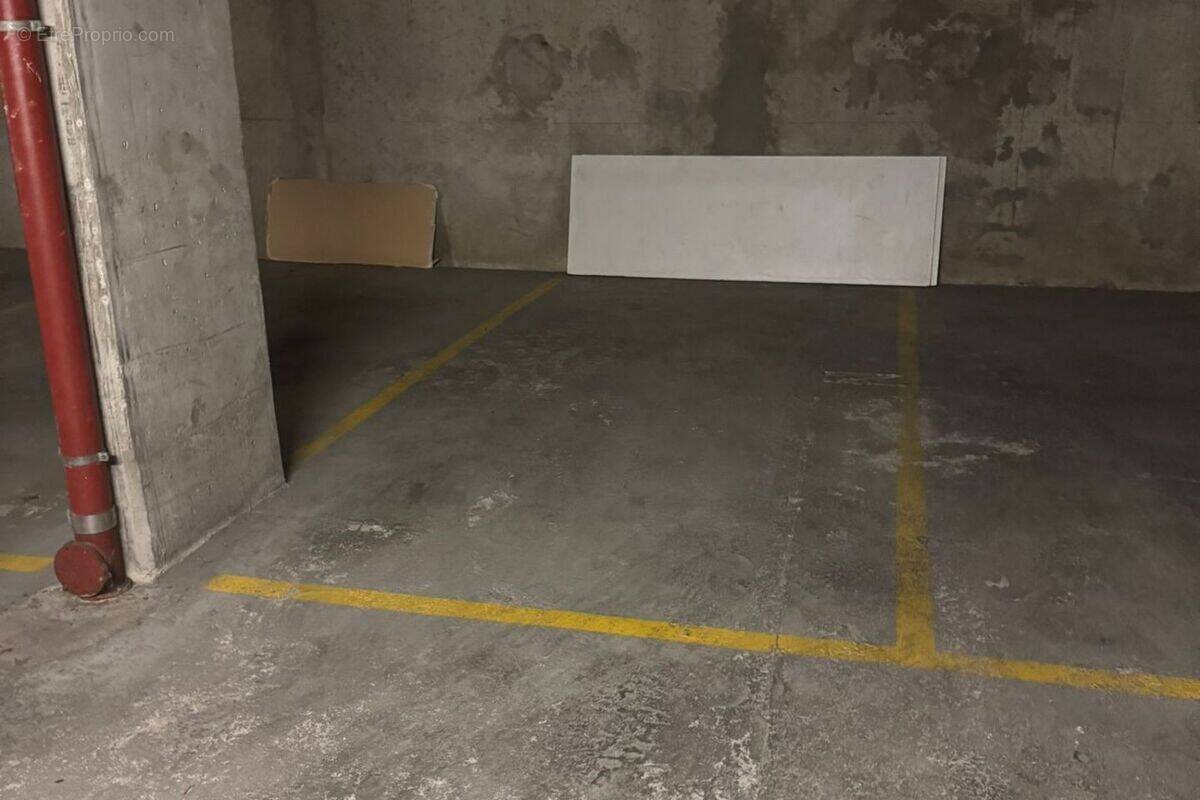 Parking à SEVRES