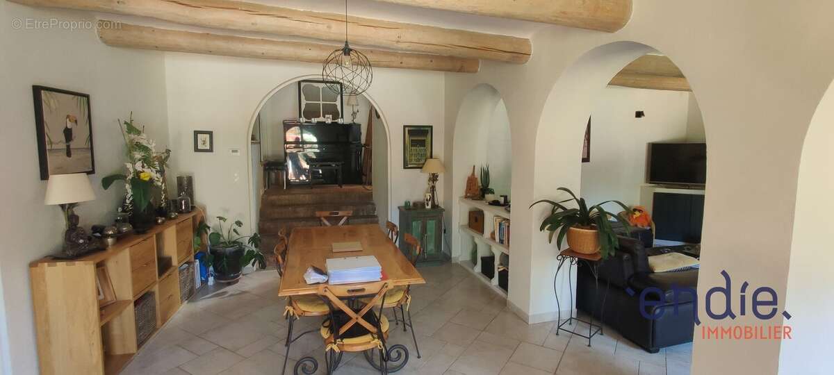 Maison à VILLECROZE