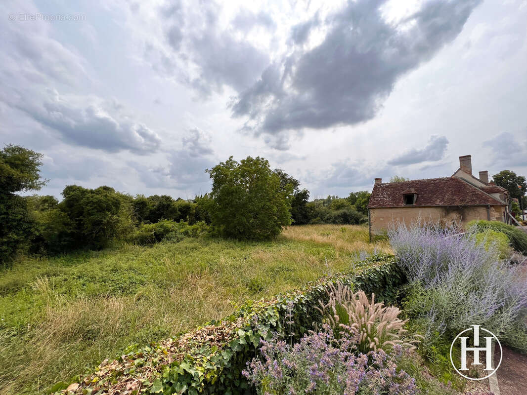 Maison à LOYE-SUR-ARNON