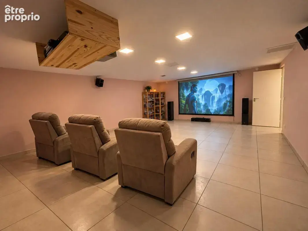 Villeveyrac - Villa 240 M2 avec piscine à débordement et vue dégagée - photo 6