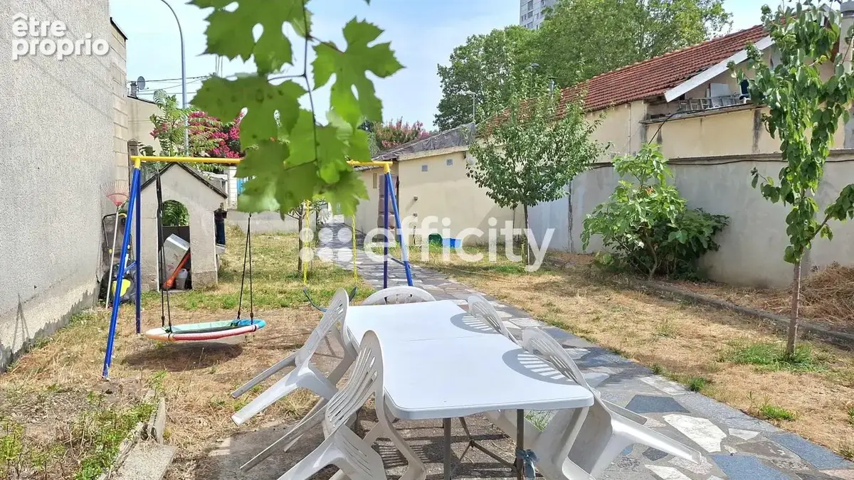 Maison 110 m² à Bondy  - photo 2