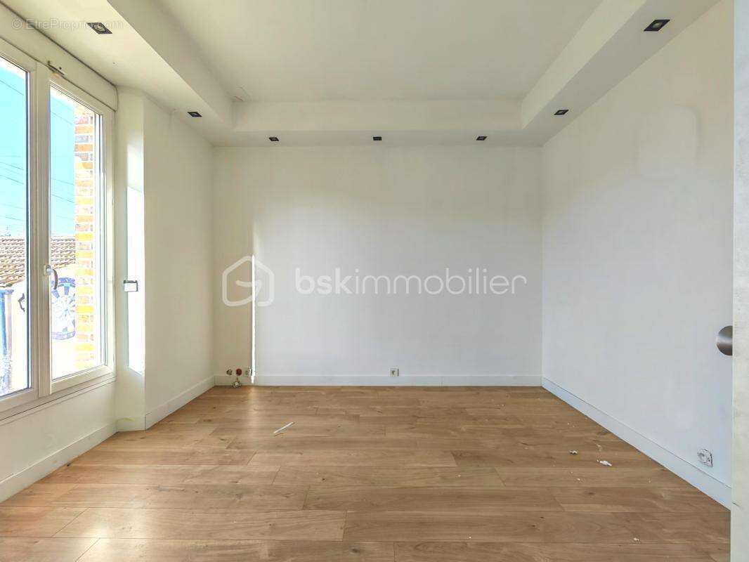 Maison à SAINT-PIERRE-LES-NEMOURS