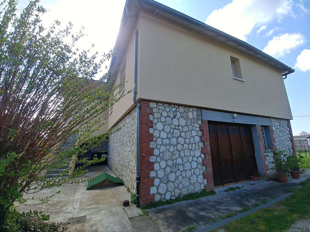 Maison à CAUSSADE