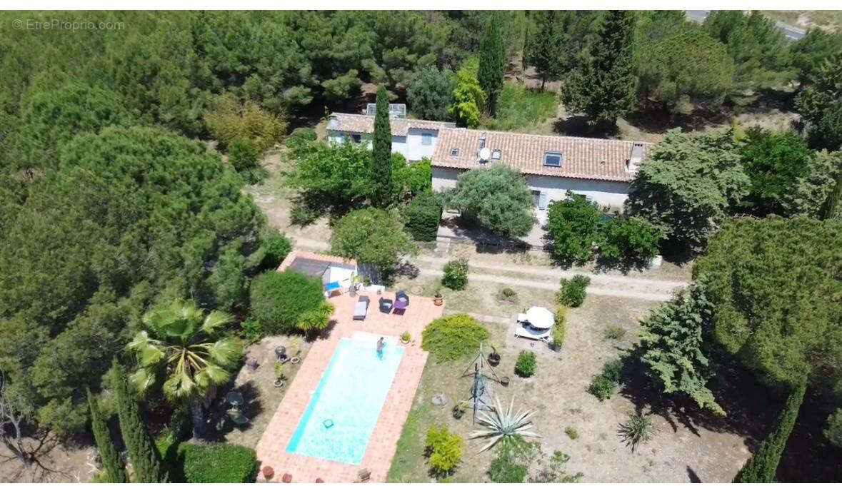 Gruissan, à 3kms des plages, maison de caractère rénovée avec 5 chambres, sur un parc de 2,5 hectares, avec pi - photo 23