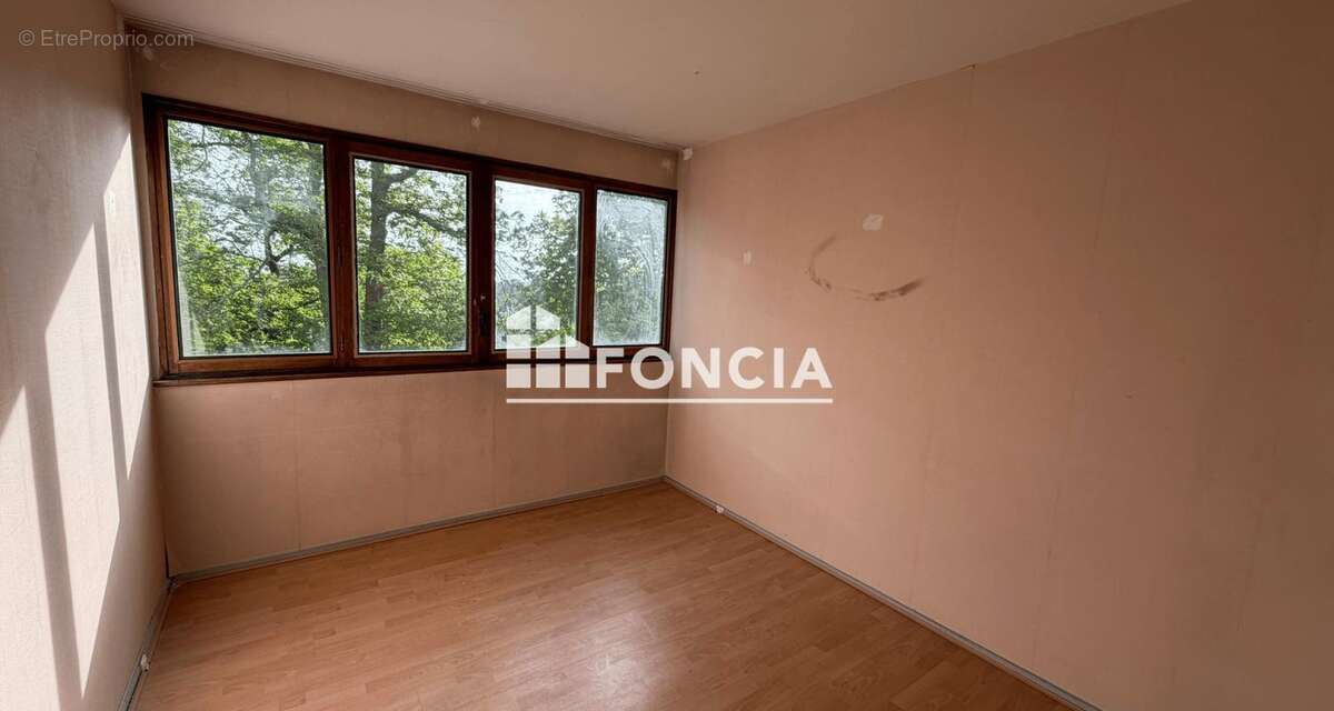 Appartement à LA CELLE-SAINT-CLOUD