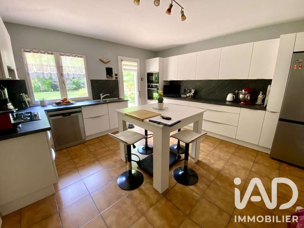 Maison 203 m² à Saint-Hilaire-Les-Andresis  - photo 8