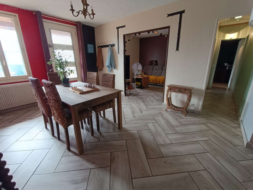 Maison à JOUET-SUR-L'AUBOIS