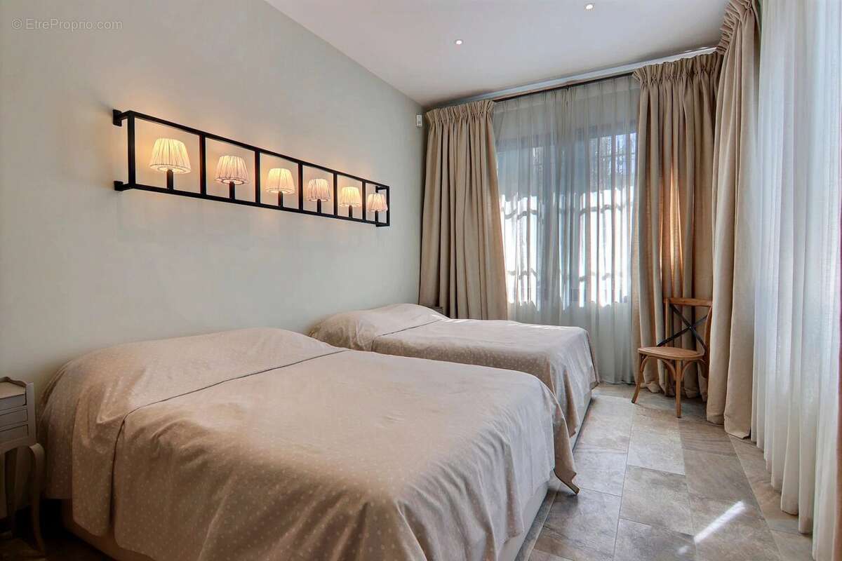 L'histoire continue. Bienvenue dans l'un des lofts les plus extraordinaires de Cannes à deux pas de la Croisette - photo 10