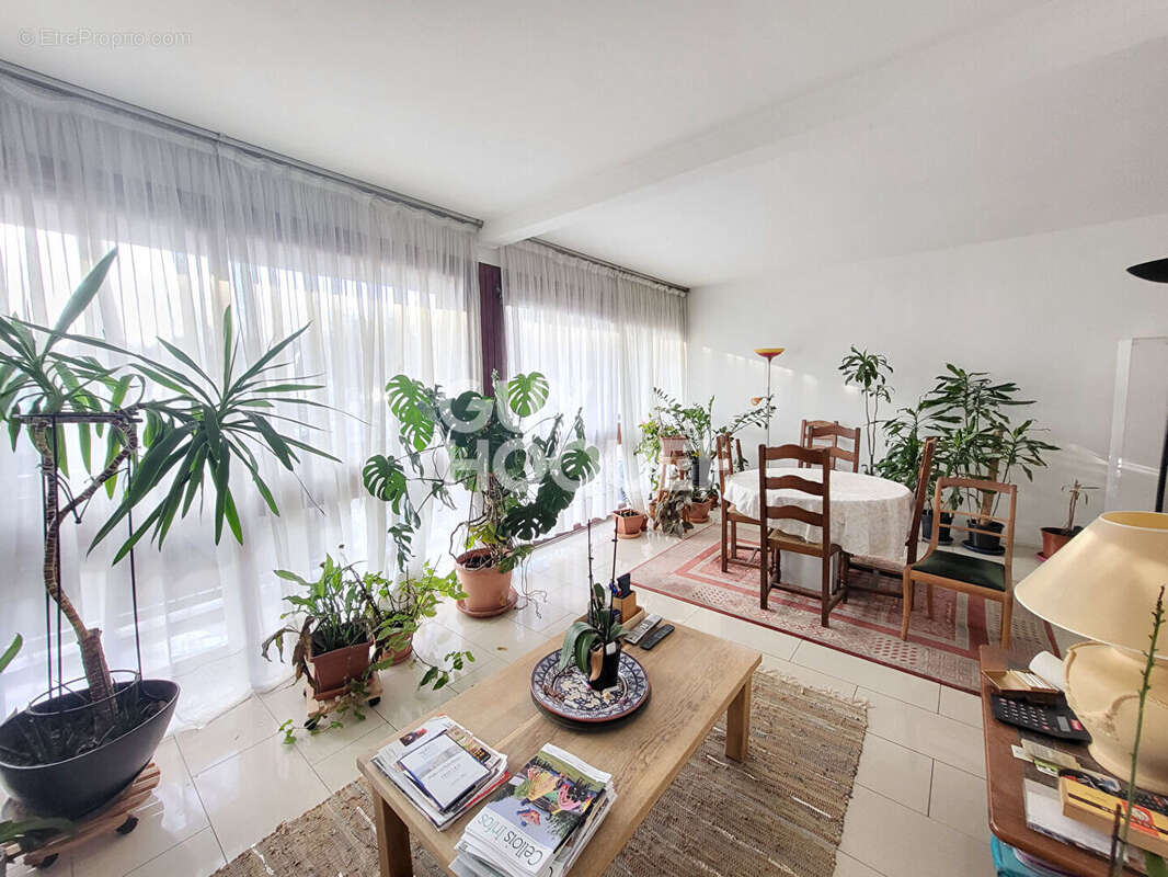 Appartement à LA CELLE-SAINT-CLOUD