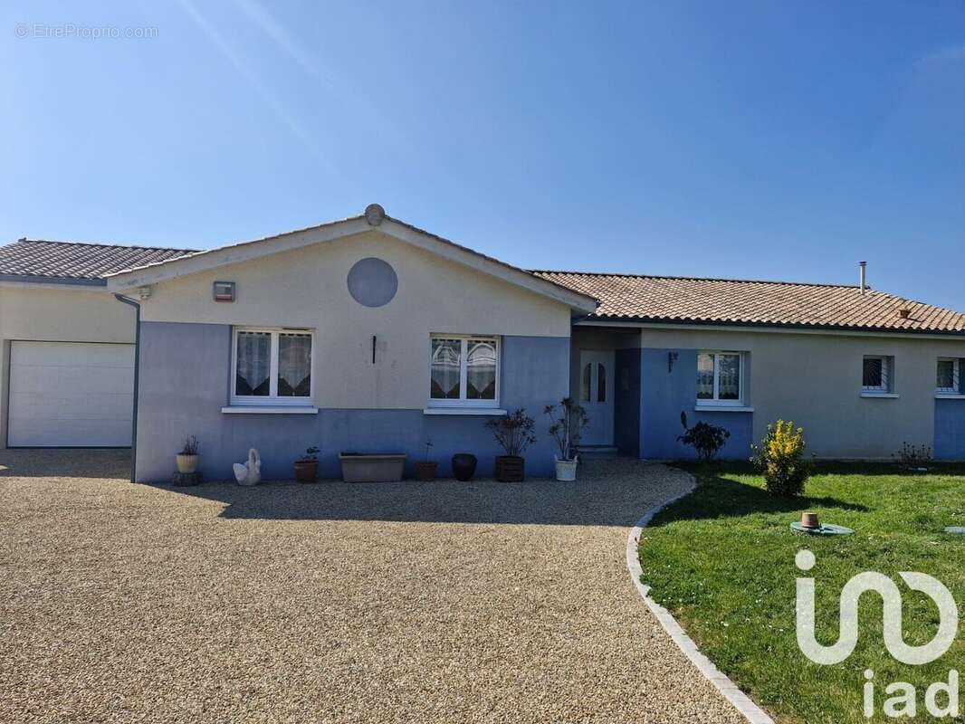 Photo 3 - Maison à LAMOTHE-MONTRAVEL