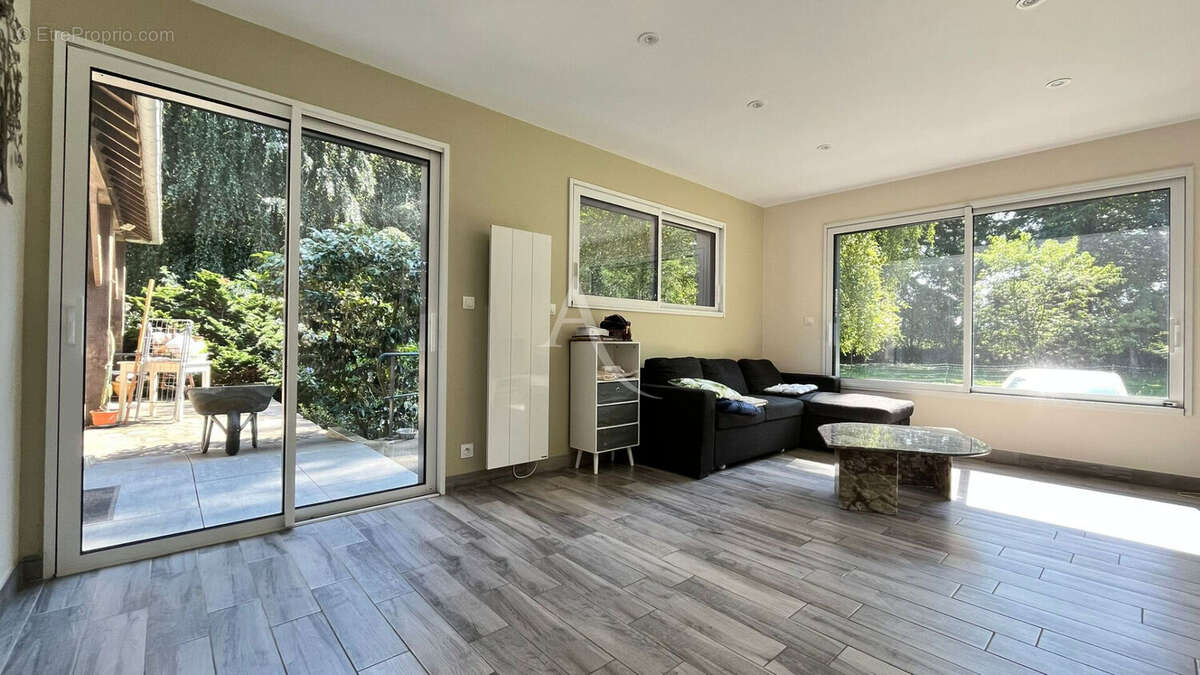 Maison à SAINT-GEORGES-BUTTAVENT