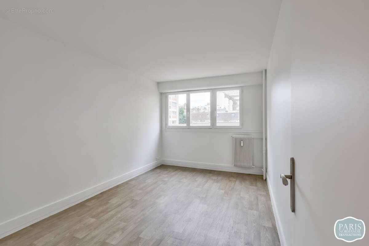 Appartement à PARIS-15E
