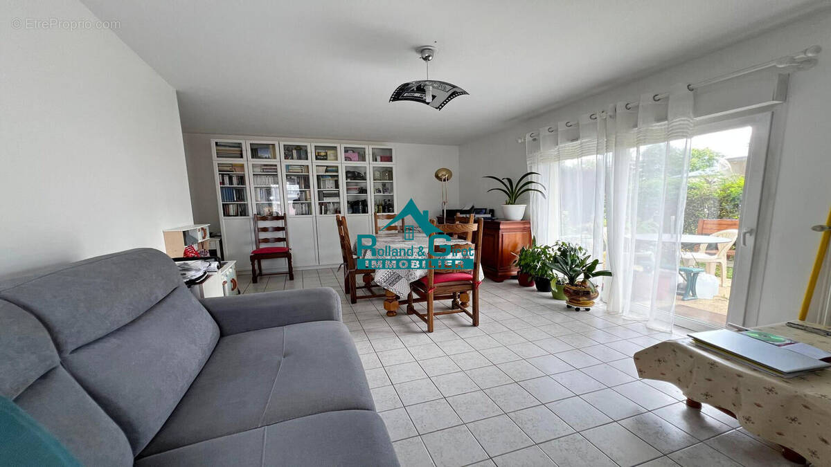 Appartement à LA MEZIERE